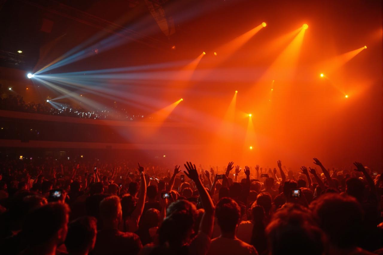 九色视频影迷见面会圆满举行，万名粉丝热情参与